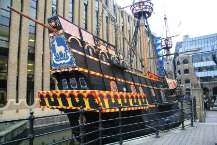 goldenhinde_t.jpg
