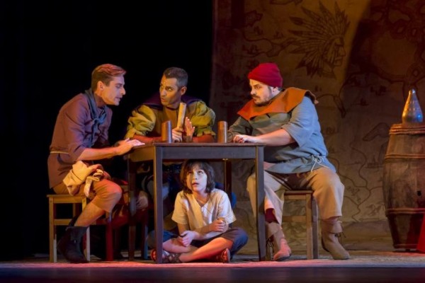 taverne-mendoza-pedro-sancho-et-esteban-marvin-credit-stephane-parphot-scaled-1720x1146.jpg